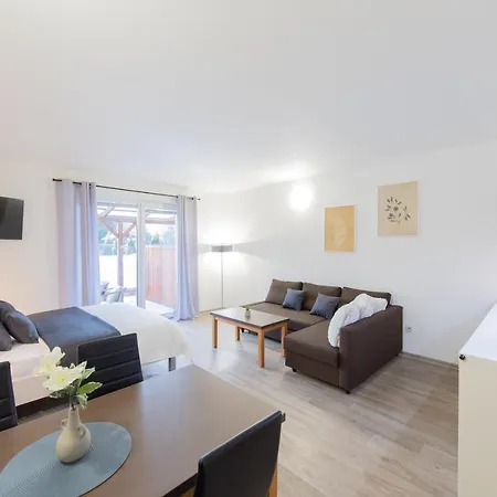 Sophia 4 S Terasou Appartement *